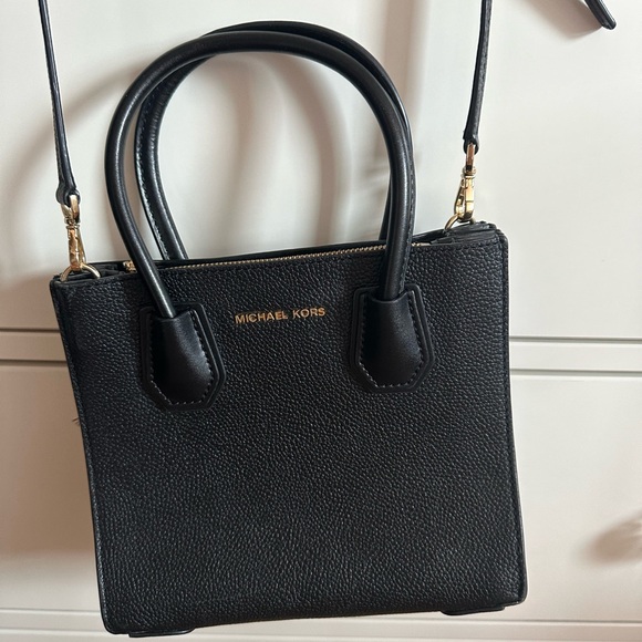 Gorgeous black medium Michael kors authentic bag! - Picture 7 of 7